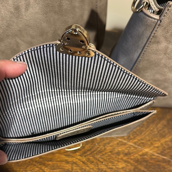 Kaari Blue Gray Shoulder Bag with Adjustable Strap and Minimalist Design - Picture 12 of 12